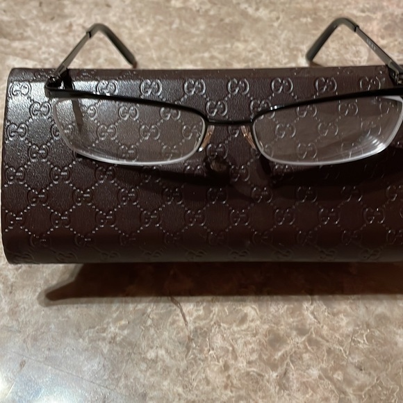 Gucci Oval Style Black Frame - Picture 2 of 5